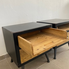 MESA DE LUZ DOBLE ESTANTE en internet