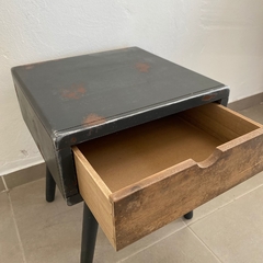 MESA DE LUZ CON CAJON en internet