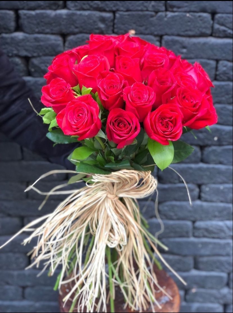 Bouquet Rosas Vermelhas Colombianas - Renascer Flores