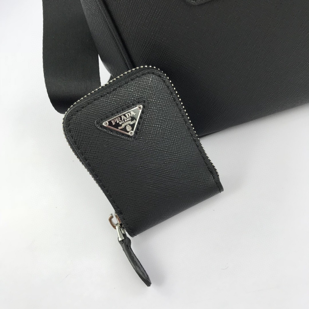 Bolsa Prada em Couro Daino