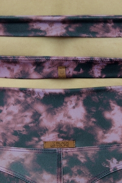 Short Tie Dye Vermelho - Longo - Black Volpe