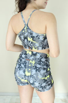 Short Splash Amarelo - Longo na internet