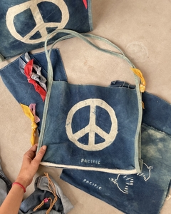 Azul Pacifico Tote bag