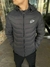 Campera Nike inflable gris