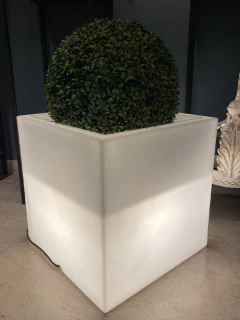 Macetero led cuadrado grande 60x60