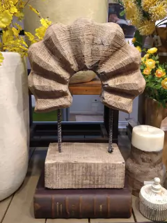 Escultura arco con base