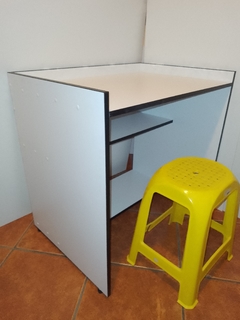 Imagen de MESA ESCRITORIO PARA ARMAR LEGOS Y PARA TAREAS