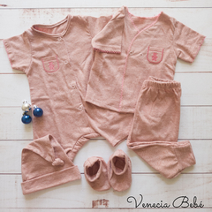 Ajuar 5 piezas rosa viejo melange con detalles de picot celeste