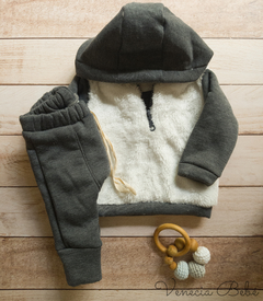 Conjunto de piel y frisa
