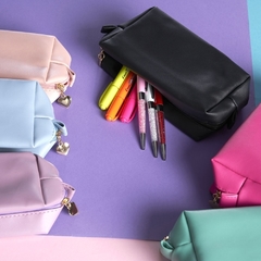 Necessaire impermeável de PU - comprar online