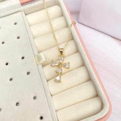 Collar cruz brillante