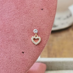 Piercing zirconia y corazón colgante
