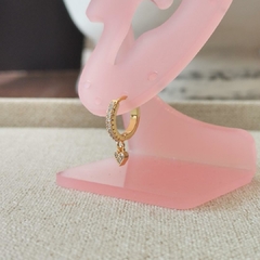 Arracada con corazón colgante - comprar en línea