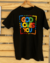 camisa tradicional god loves you na internet