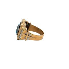 18 Kt Gold Ring Topaz and Diamonds on internet