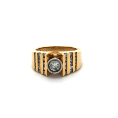 Exclusivo anillo firmado oro 18 kt y brillantes