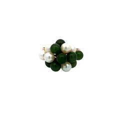 Jade ring and natural pearls Jade ring and natural pearls Anillo de jade y perlas naturales Natural jade and pearl ring Anillo de perlas y jade natural