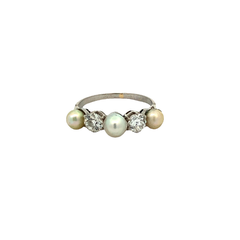 Platinum Ring with Pearls and Diamonds