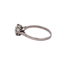 Exceptional 950 platinum and brilliant solitaire engagement ring on internet