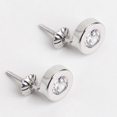Solitaire earrings in 18 kt white gold and white sapphire. on internet