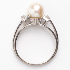 950 Platinum Ring Natural Pearl 9 Mm And Diamonds on internet