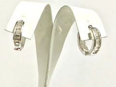 Bellísimos Aros Argolla En Plata 925 Y Zafiros Blancos. en internet