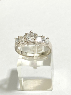 Distinguido Anillo Plata 925 Y Zafiros Blancos - comprar online