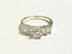 Distinguido Anillo Plata 925 Y Zafiros Blancos
