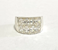 Hermoso Anillo Pave Plata 925 Y Zafiros Blancos