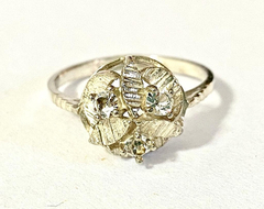 Beautiful 925 silver ring and white sapphires - online store
