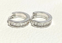 Bellísimos Aros Argolla En Plata 925 Y Zafiros Blancos. - comprar online