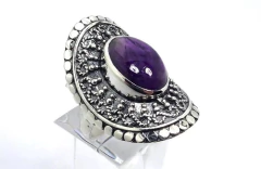 Large ring in 925 silver and natural amethyst cabullon