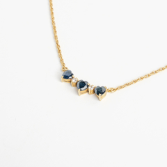 Beautiful 18 kt gold choker chain with sapphires and diamonds on internet