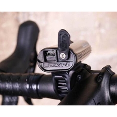 LEZYNE Luz Delantera Micro Pro 800 XL - Tienda Osso