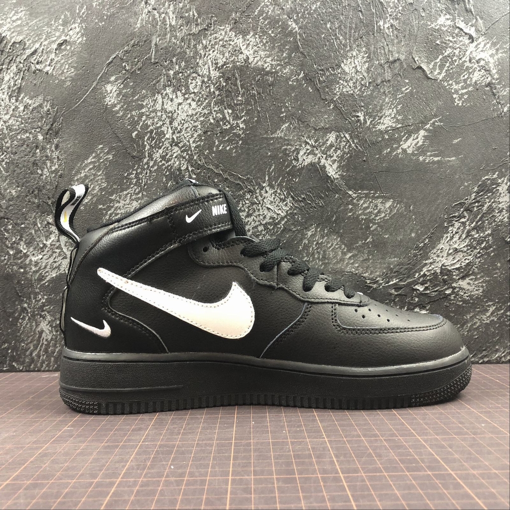 Nike air force black and white high