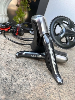 Conjunto Trocadores STI eletrônicos Shimano ST-R785 hidráulicos