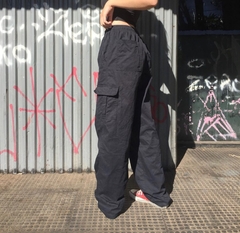 Calça cargo na internet