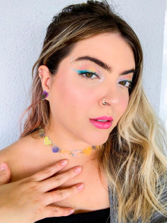 choker iridescente na internet