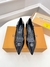Sapato LOUIS VUITTON com Salto Baixo - comprar online