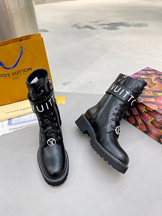 Bota LOUIS VUITTON Cano Longo - Comprar em MYRA STORE