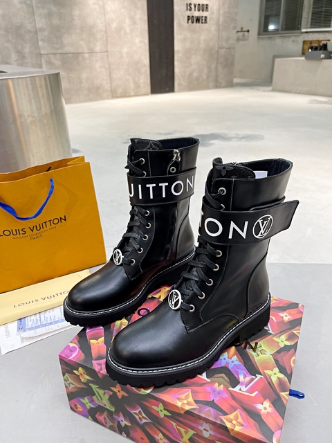 Bota Louis Vuitton - Comprar em Boutique La'Myra