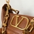 Bolsa VALENTINO GARAVANI Stud Sign - Preta ou Marrom - comprar online