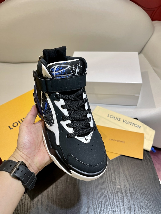 Tênis LOUIS VUITTON Trainer - Comprar em MYRA STORE