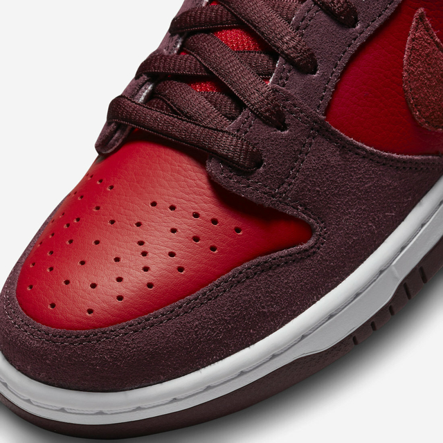 cherry sb dunk low