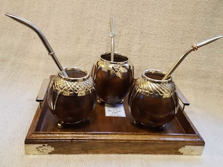 Mate calabaza de alpaca c/uvitas bocon fleje doble Art:80203   Mate calabaza de alpaca bocon cincelado doble fleje Art:802 Bombilla de alpaca c/dije desarmable a resorte Art:E6 Bombilla de alpaca coquito desarmable a rosca Art:E62 Bombilla de alpaca pico de loro Art:E66