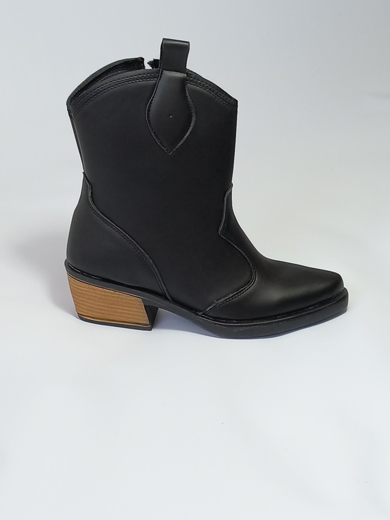 BOTA TEXANA NEGRA CON TACO BEIGE - Comprar en AnnaZare