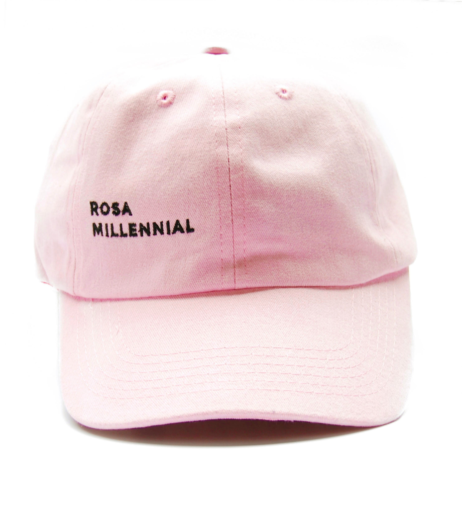 Gorra rosa millennial letras negras
