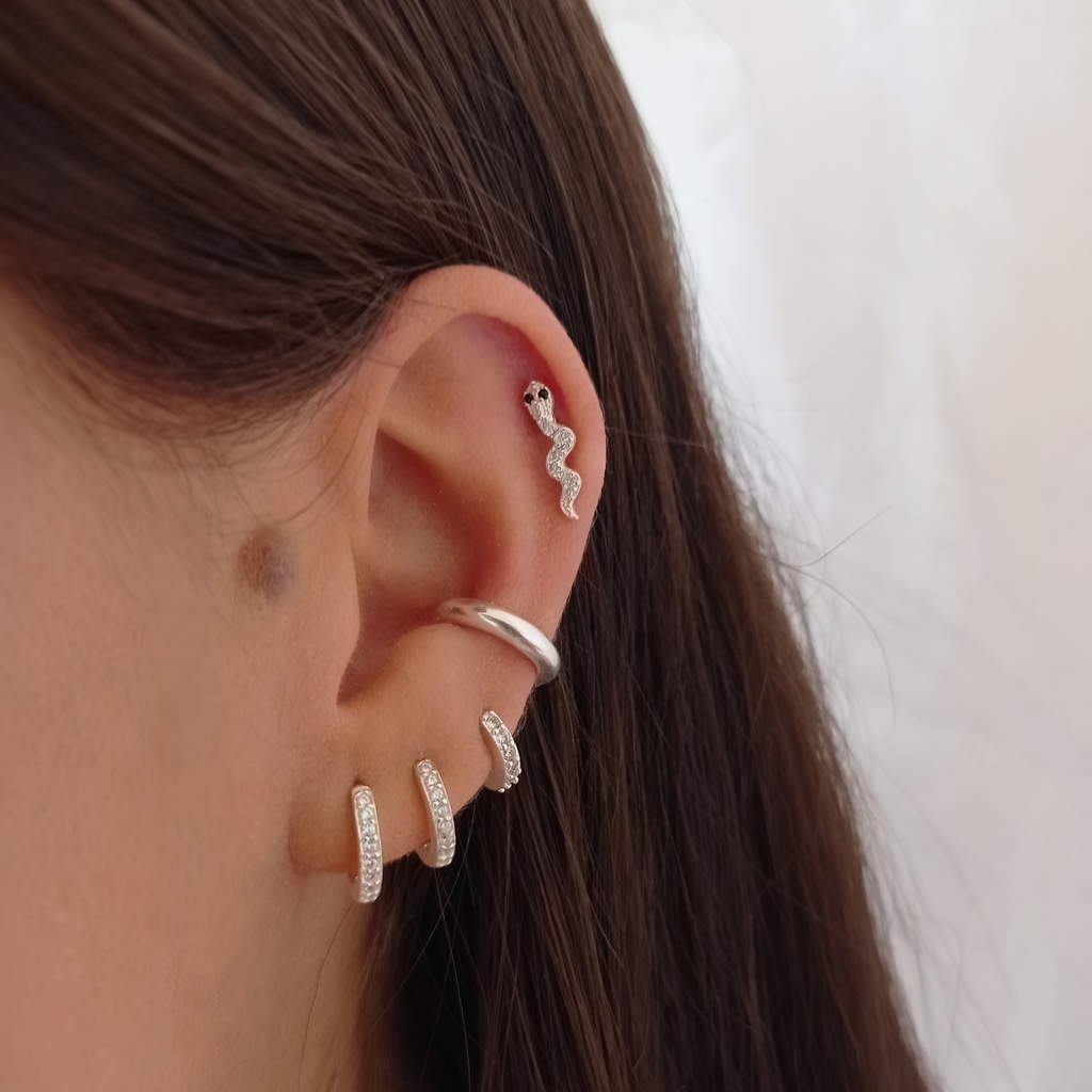 Piercing tragus snake prata