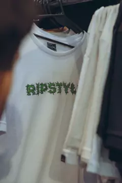 REMERA CANNA en internet