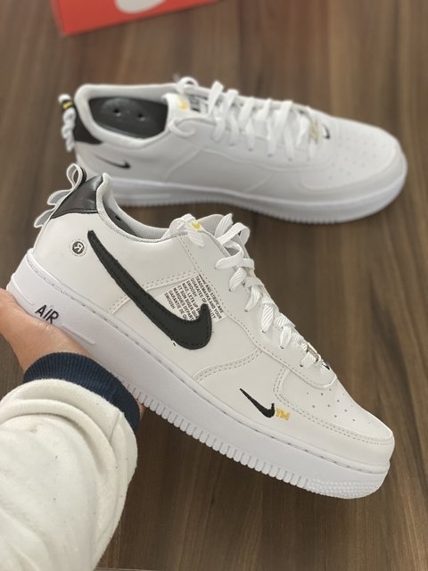 tênis nike air force low utility preto com branco